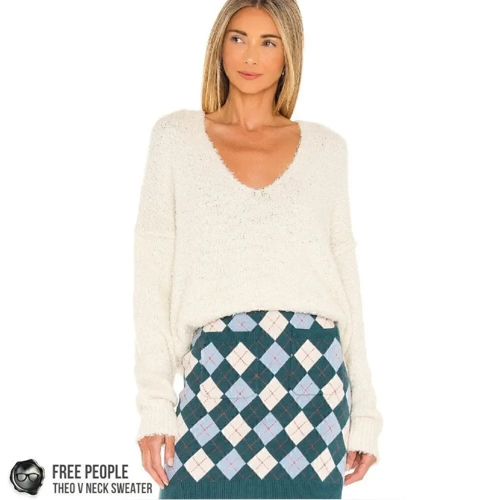 FREE PEOPLE THEO V NECK SWEATER IN CREAM WOMEN’S MEDIUM OVERSIZED SMALL FUZZY